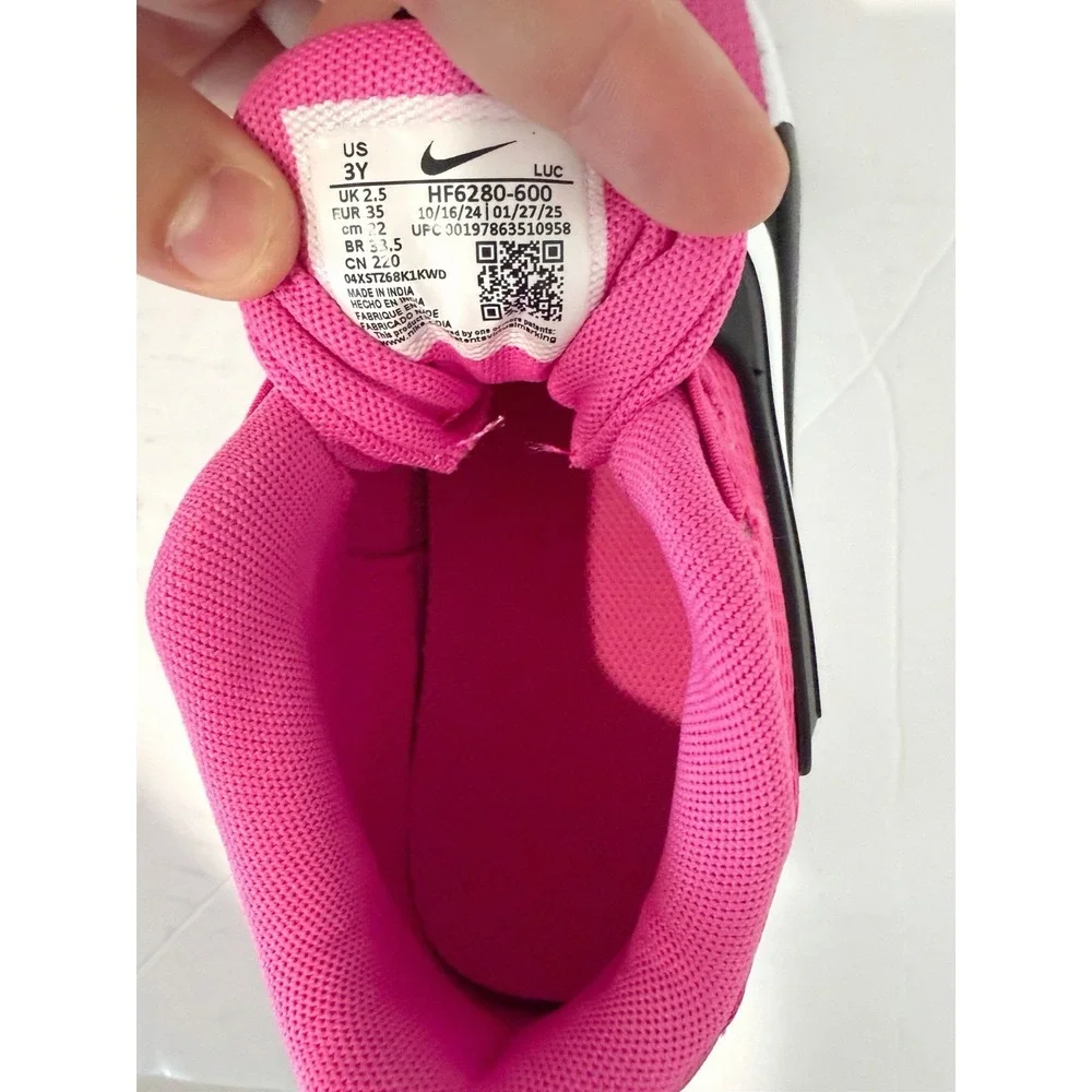 Nike Team Hustle Girls 3y Kids' Basketball Shoes NWT Slip On School Preppy